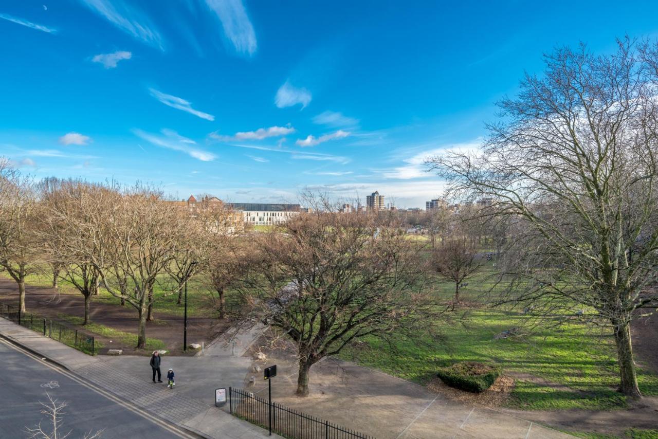2 Bedroom Apartment With Park Views Shoreditch لندن المظهر الخارجي الصورة